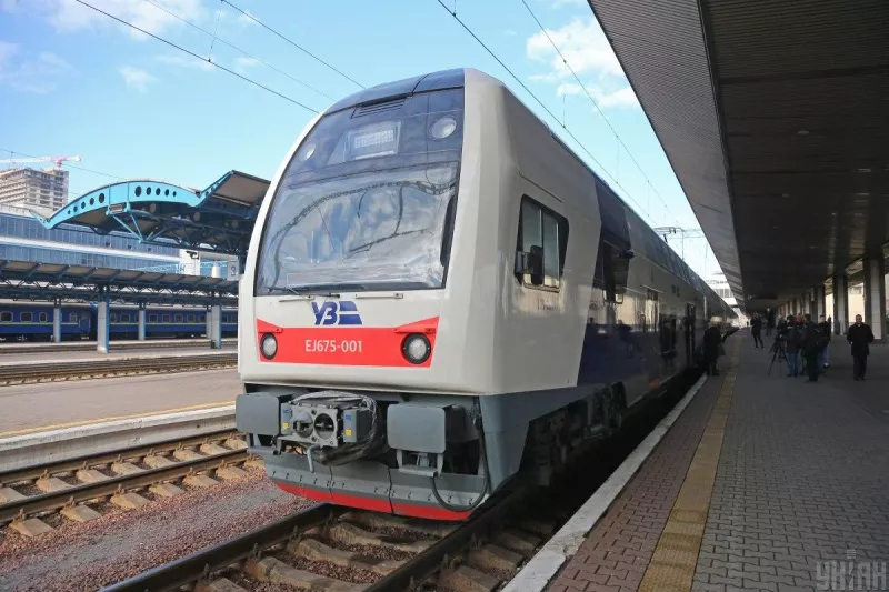 Нова "Укрзалізниця" запускає 11 нових поїздів: деталі маршруту та продажу квитків