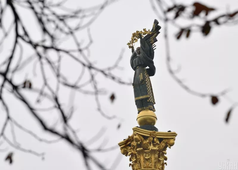 Похолодання охоплює Київ: завтра температура впаде до +2° та сильні вітри