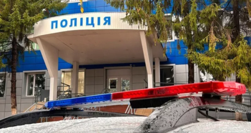 Поліція Гадяча вилучила у чоловіка зброю та наркотики після вибуху гранат