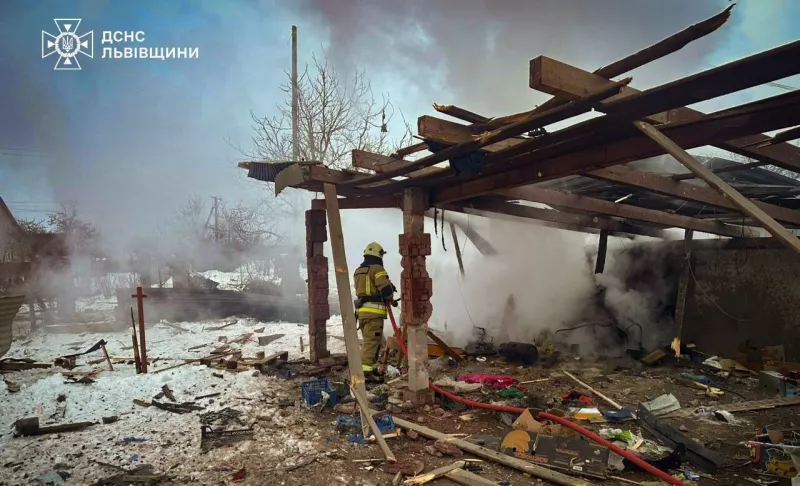 Потужна атака Росії: понад 400 БПЛА та близько 40 крилатих ракет по Україні