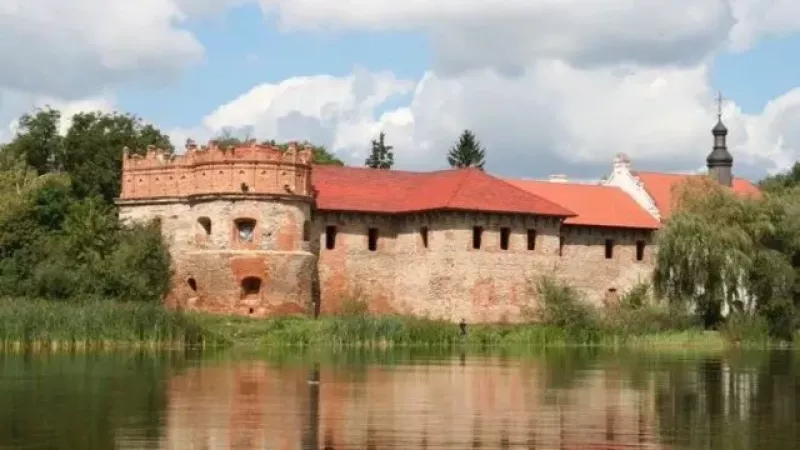 Повітряна тривога в Києві: балістичні атаки та вибухи в столиці серед ночі