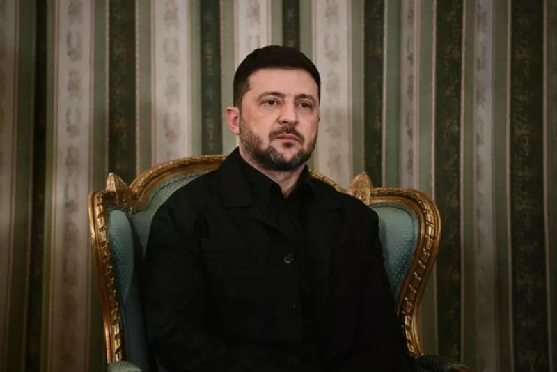 Президент України Володимир Зеленський і його французький колега Еммануель Макрон підписали угоду про постачання до 100 літаків «Рафаль» в Україну