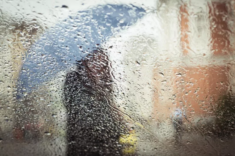 Прогноз погоди в Києві: на вихідні очікується спека та дощі на заході України