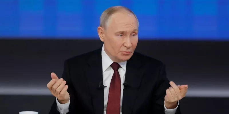 Путін обіцяє "звільнити" Донбас і Новоросію, загрожуючи військовими діями