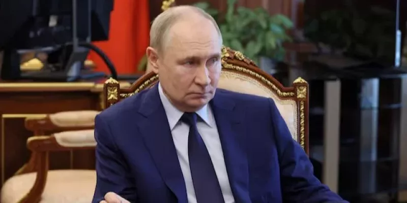 Путін оголосив про захоплення неіснуючого міста Комсомольск, вказуючи на Горишні Плавні