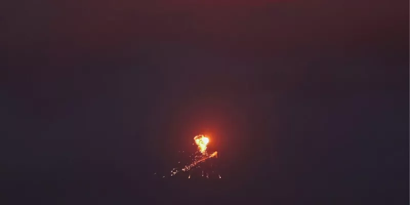 Російські дрони в небі над Київщиною: повітряна тривога зафіксована на карті загроз