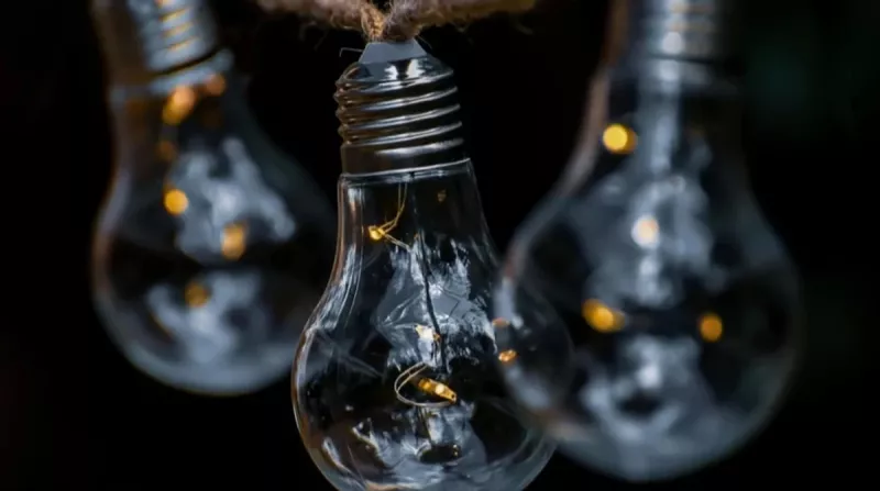 Російські війська обстріляли київську дільницю: частина міста без світла і води