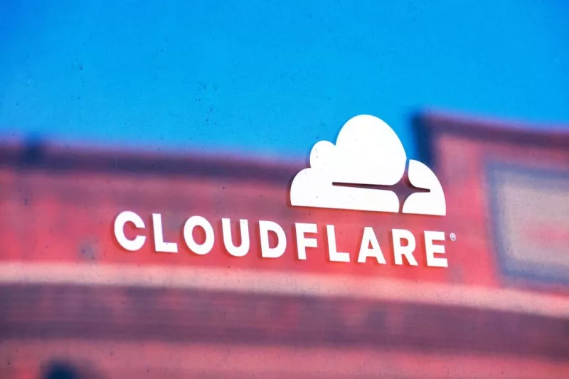 Сервіс «Cloudflare» знову збоїть: проблеми торкнулися тисяч вебсайтів і застосунків