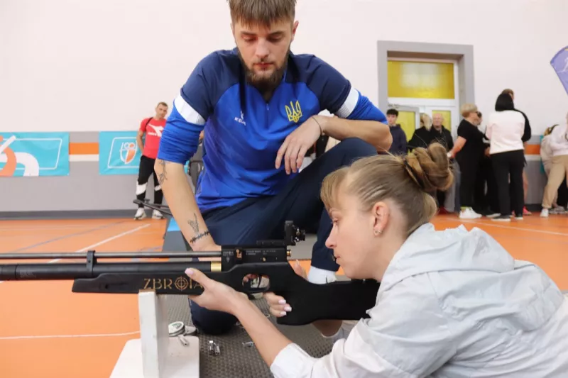 Спортивний майстер-клас з біатлону у Жмеринці: Тренери та учні вдосконалюють навички
