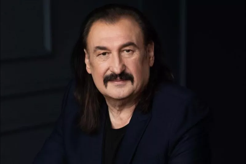 Степан Гіга терміново прооперований: стан артиста важкий, але стабільний