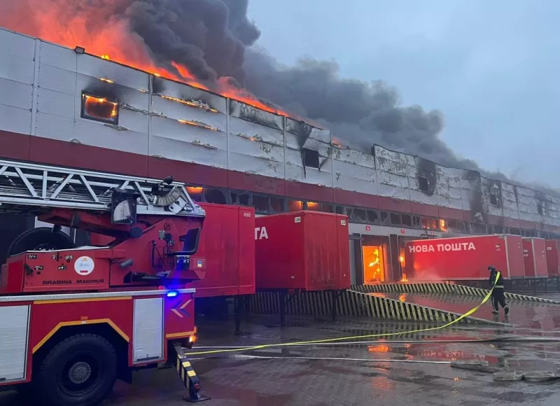Термінал «Нової Пошти» у Луцьку згорів після атаки російських дронів-камікадзе