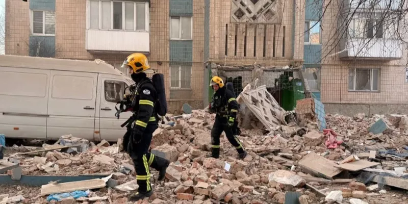 Тернопіль під обстрілом: руйнування багатоповерхівки та постраждалі внаслідок атаки Росії