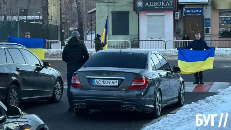 Україна вшановує полеглих: щоденна хвилина мовчання об'єднує народ