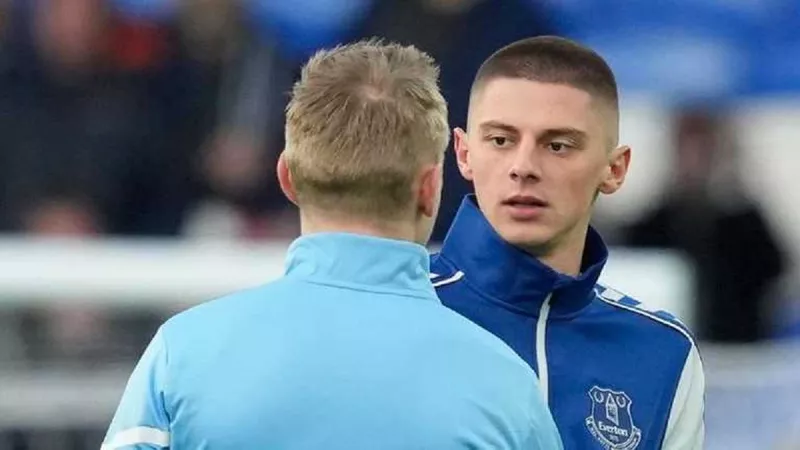 Українські зірки Зінченко та Миколенко вийшли в стартових складах на матч АПЛ