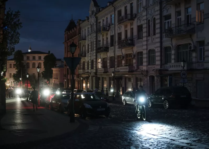 «Укренерго» анонсує масштабні відключення світла у всіх регіонах України