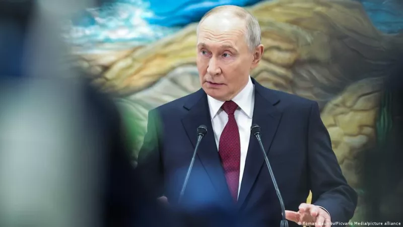 Володимир Путин вимагає від України вивести війська з Донбасу для припинення бойових дій