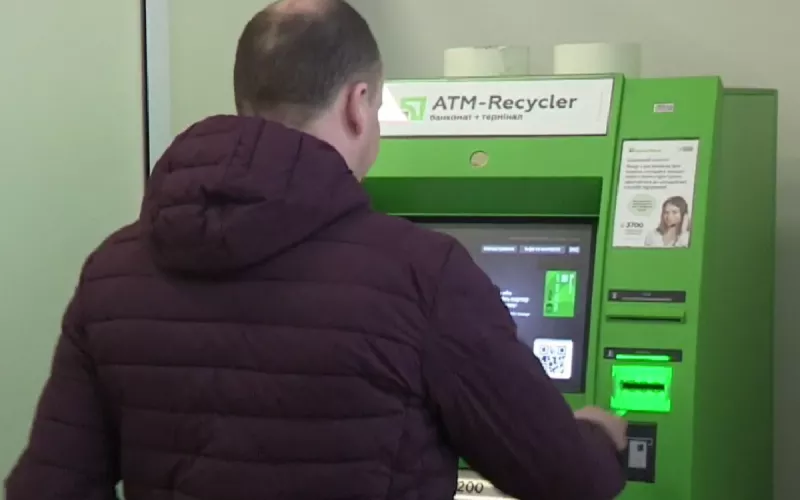 Заголовок: Українці ризикують отримати штрафи до 34 тисяч гривень за перевищення лімітів на перекази