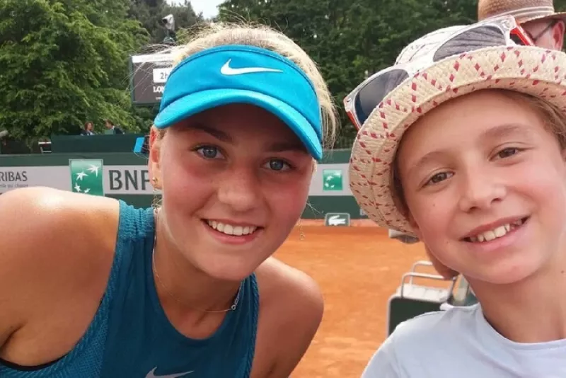 Заголовок: Український фінал WTA 250: Марта Костюк та Вероніка Подрез змагаються за титул у Руані