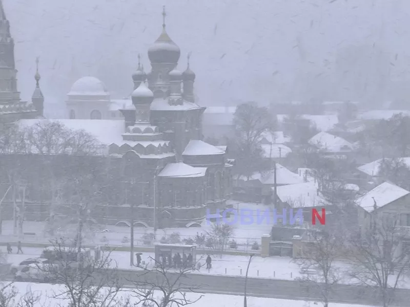 Жовтий рівень небезпеки: синоптики попереджають про сильні вітри до 20 м/с у Миколаївській області
